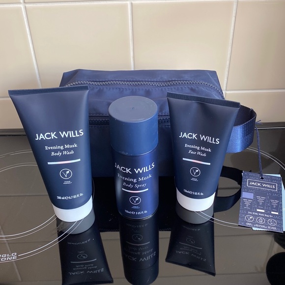 Jack Wills Other - Jack wills - the wills wash bag gift set - vegan friendly